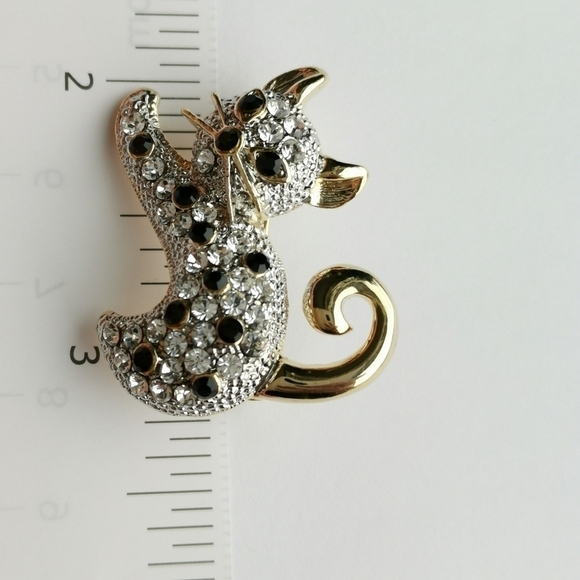 Crystal cat brooch pin in gold tone 🆕 - Picture 4 of 4